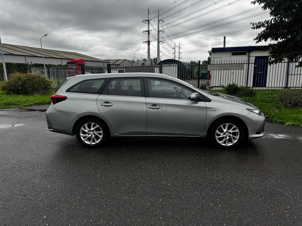 TOYOTA AURIS TOURING SPORTS - Image 5