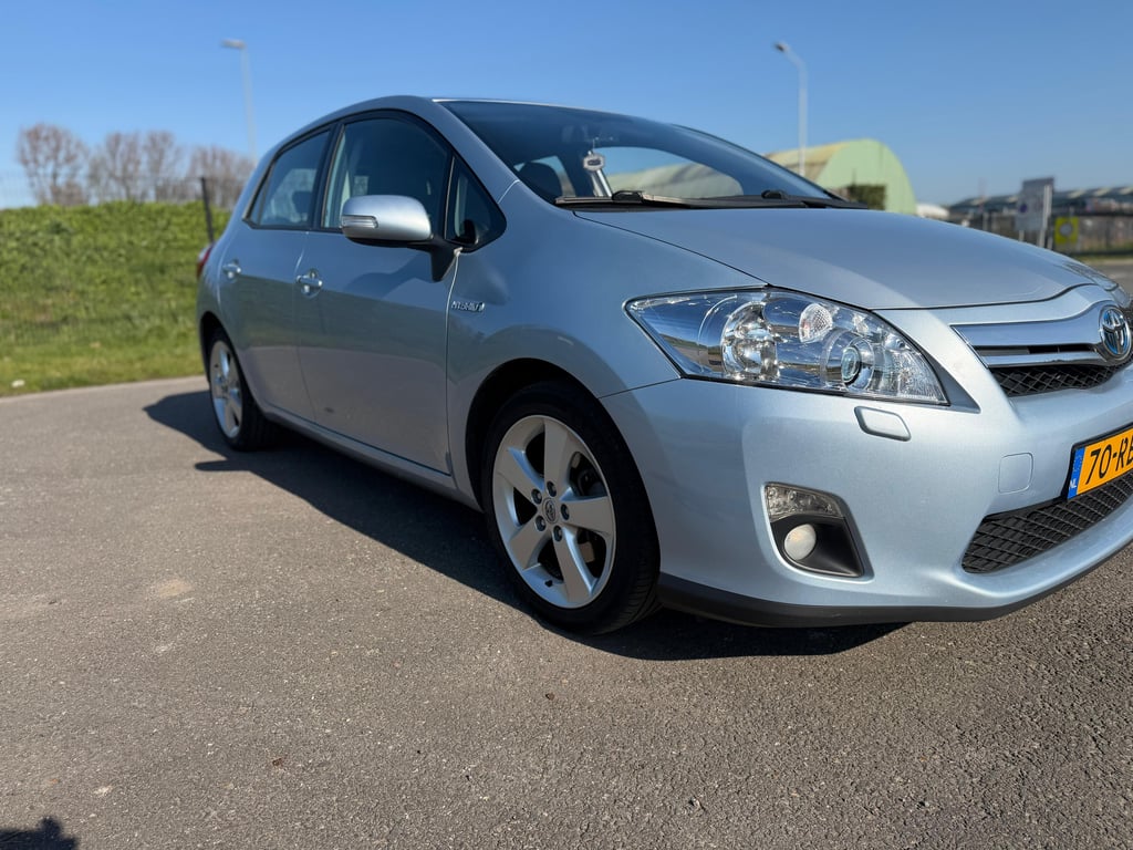 TOYOTA AURIS - Image 10