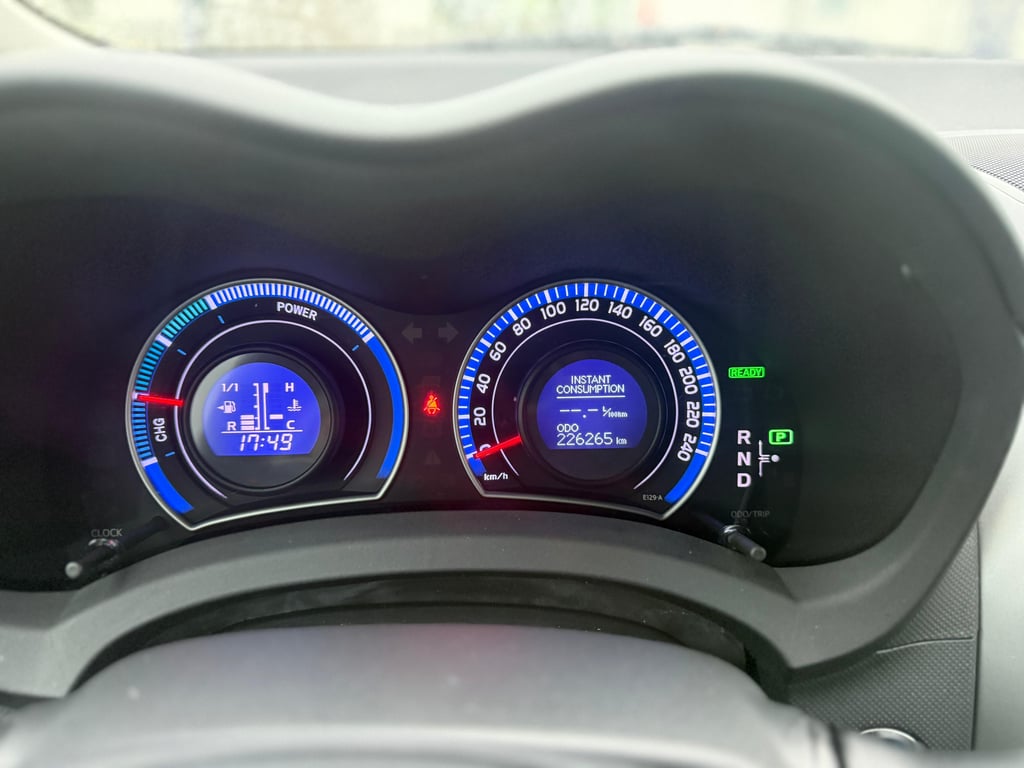 TOYOTA AURIS - Image 19