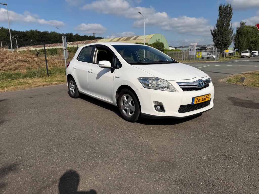 TOYOTA AURIS - Image 4