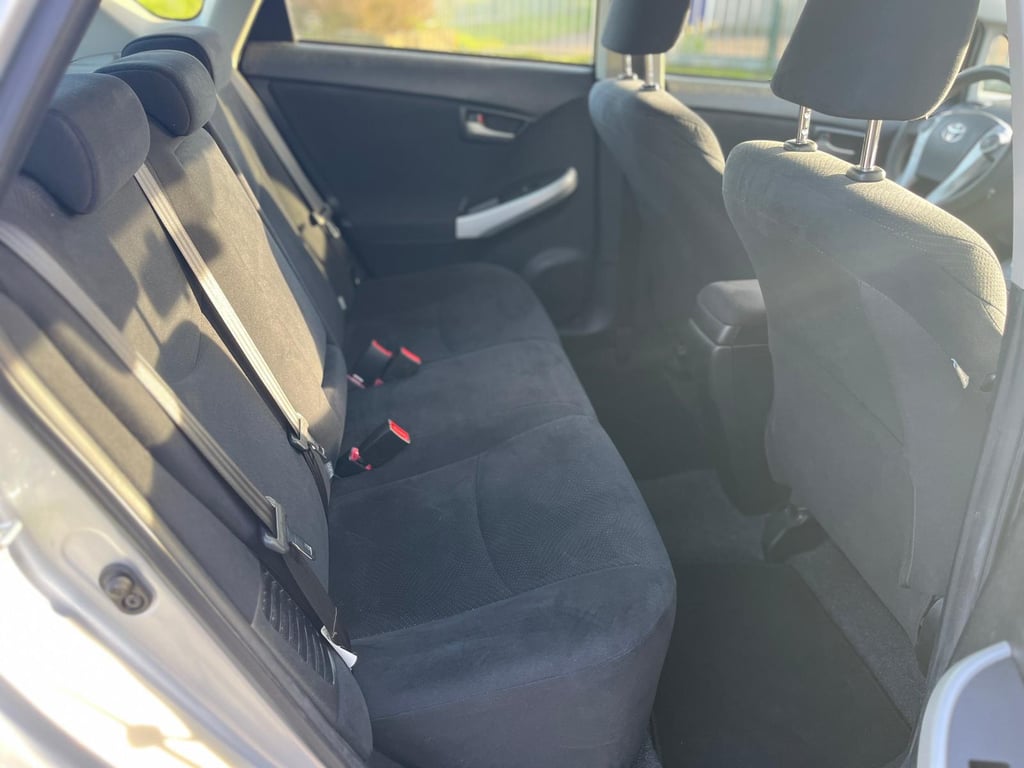 TOYOTA PRIUS - Image 11