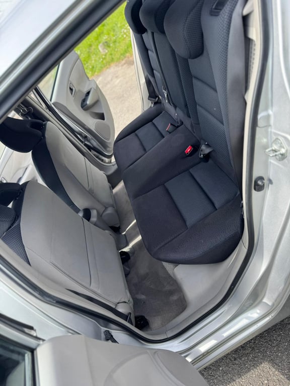 HONDA  INSIGHT - Image 12