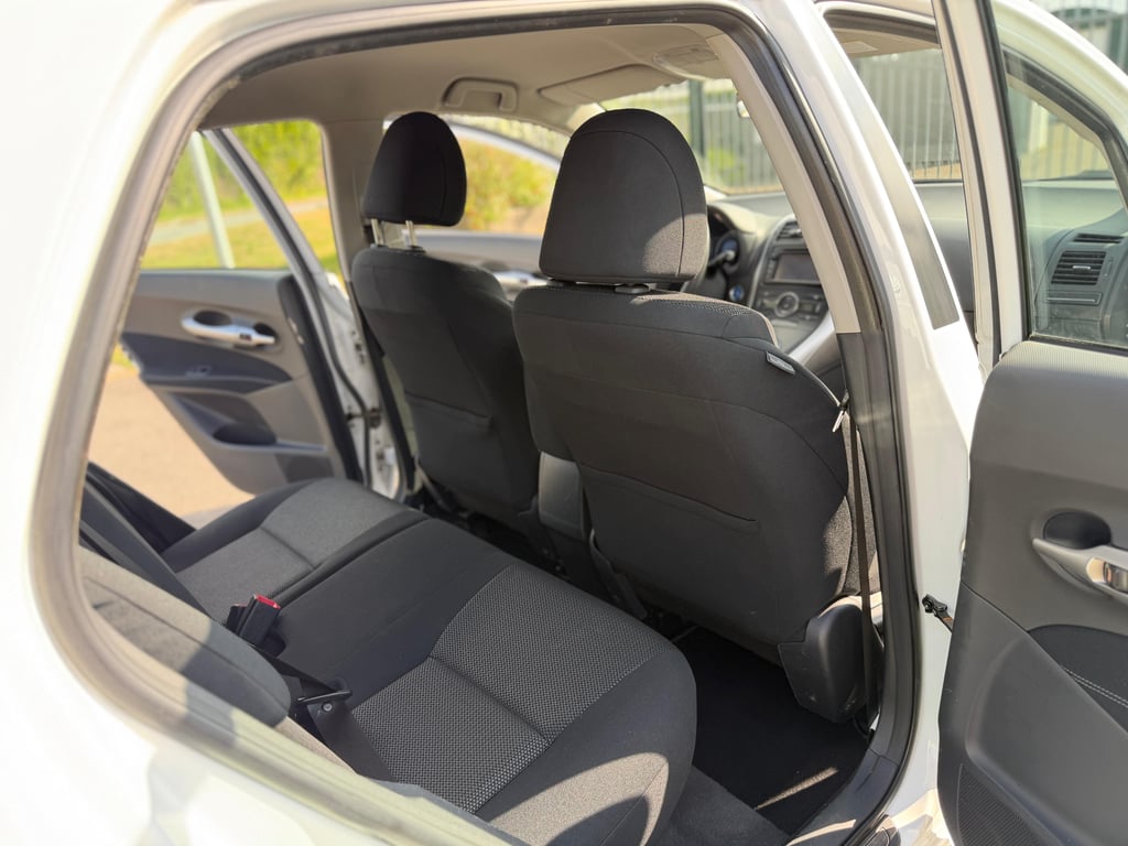 TOYOTA AURIS - Image 10