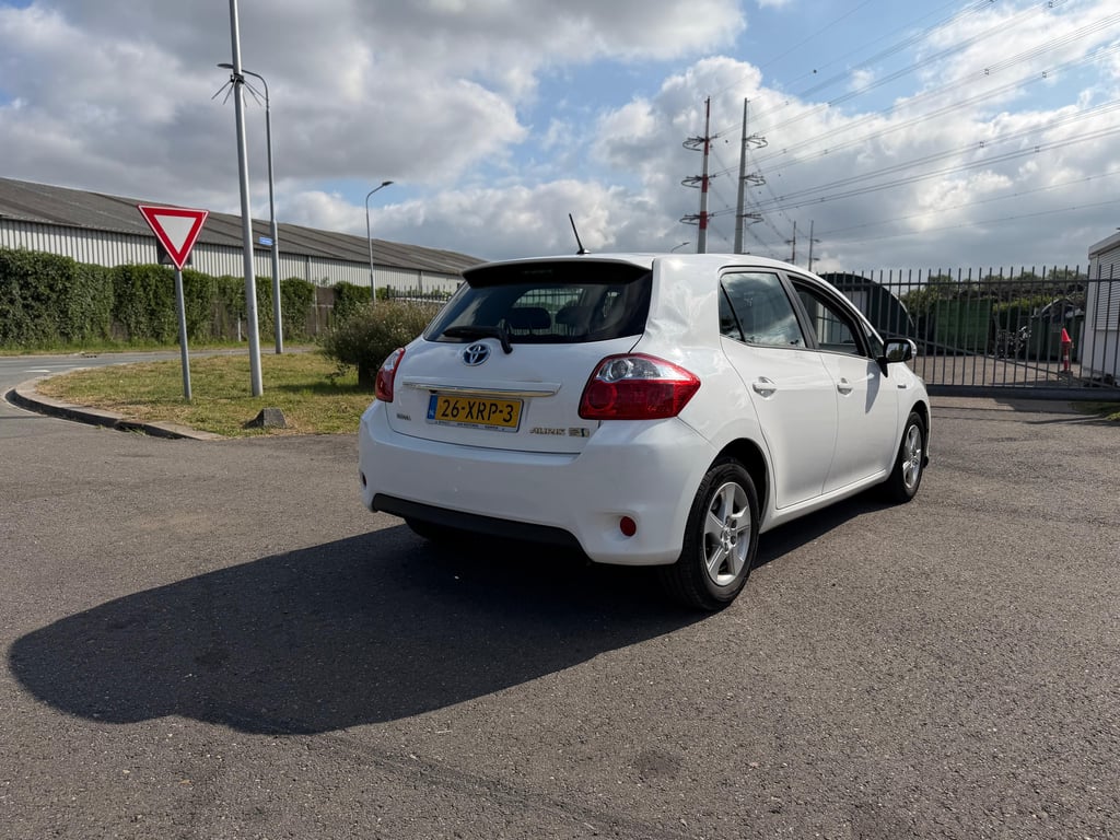 TOYOTA AURIS - Image 7