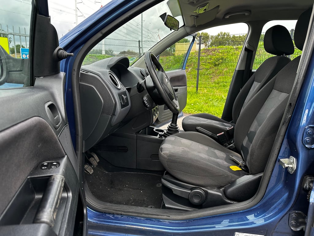 FORD FUSION - Image 12