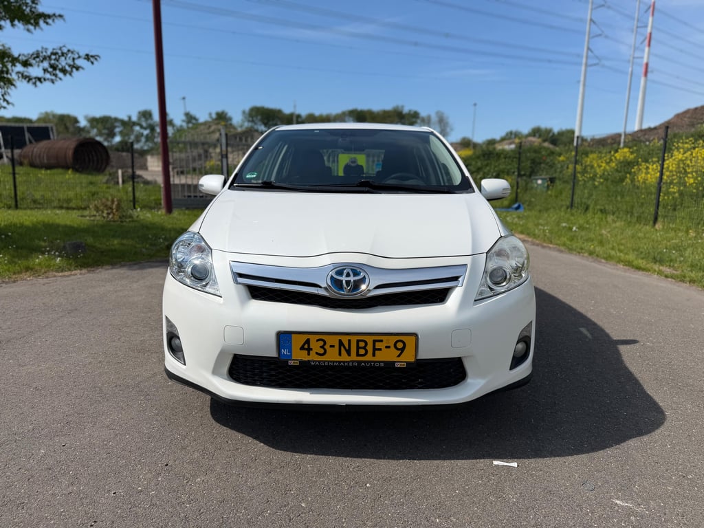TOYOTA, AURIS