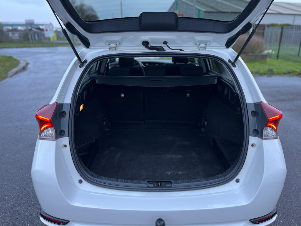 TOYOTA AURIS TOURING SPORTS - Image 10