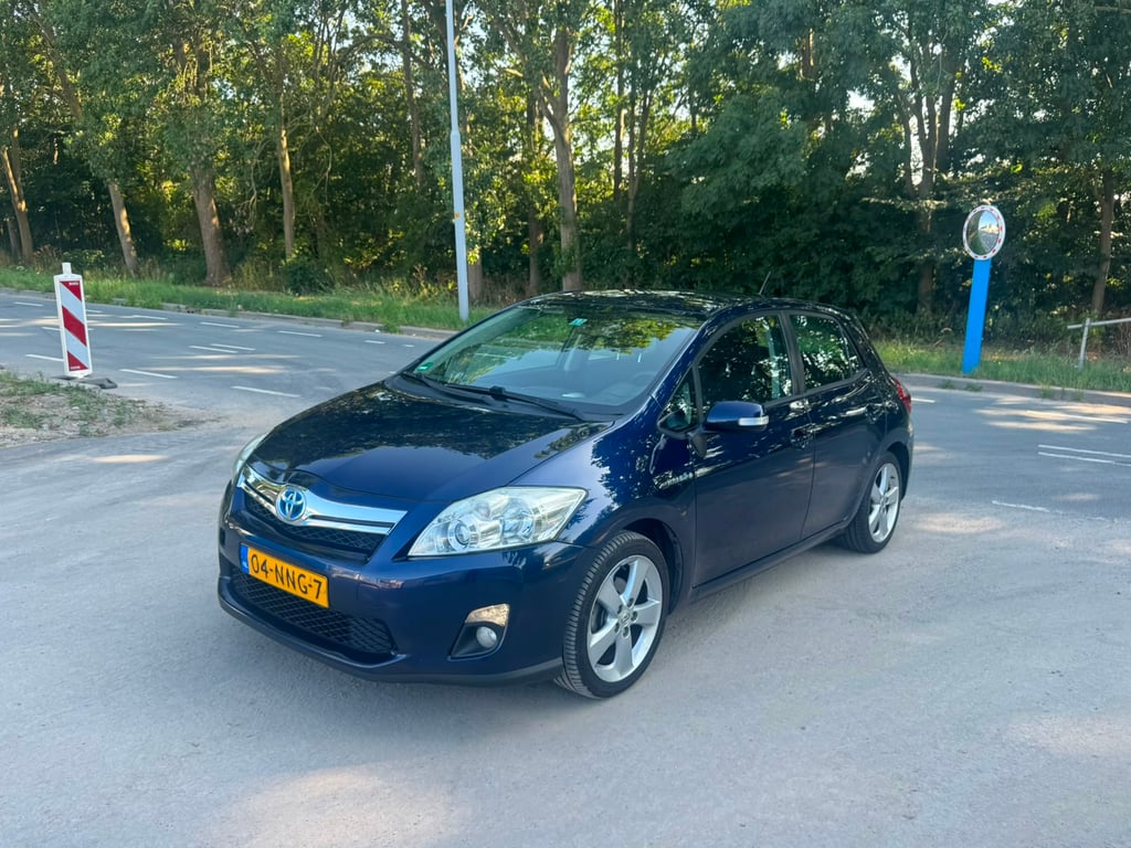 TOYOTA AURIS - Image 7