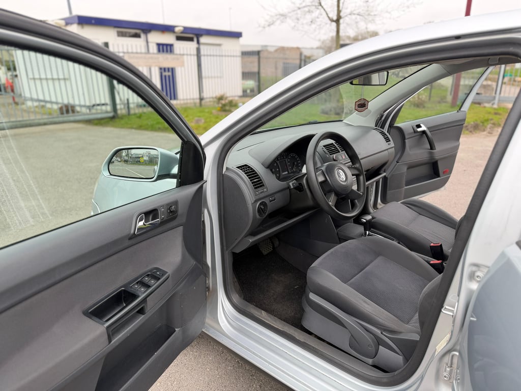 VOLKSWAGEN POLO - Image 18