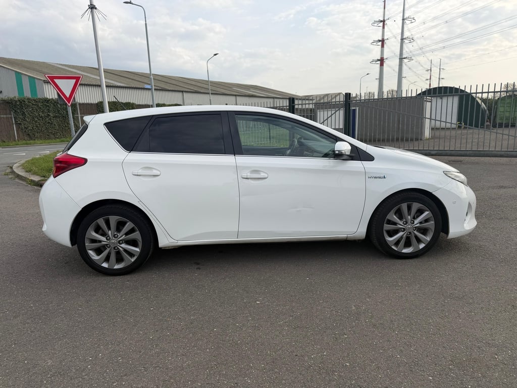 TOYOTA AURIS - Image 7