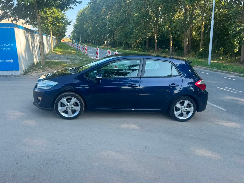 TOYOTA AURIS - Image 6
