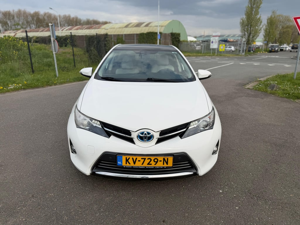 TOYOTA, AURIS