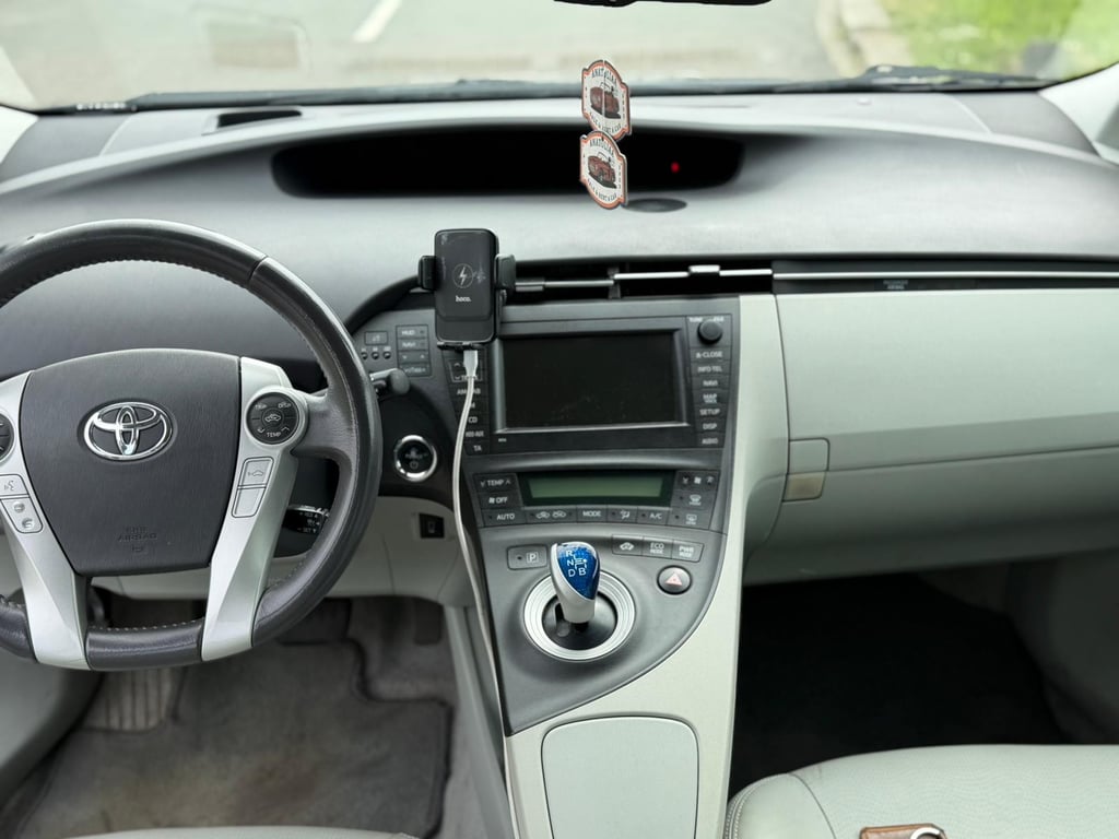 TOYOTA AURIS - Image 14