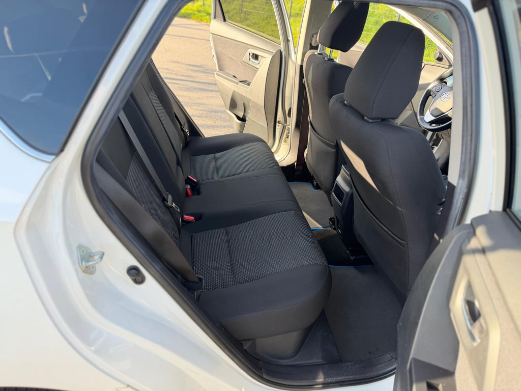 TOYOTA PRIUS - Image 15