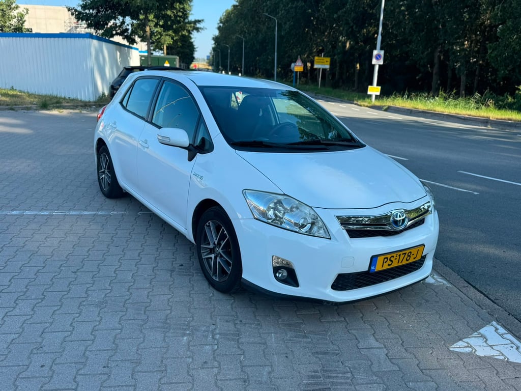 TOYOTA AURIS - Image 3