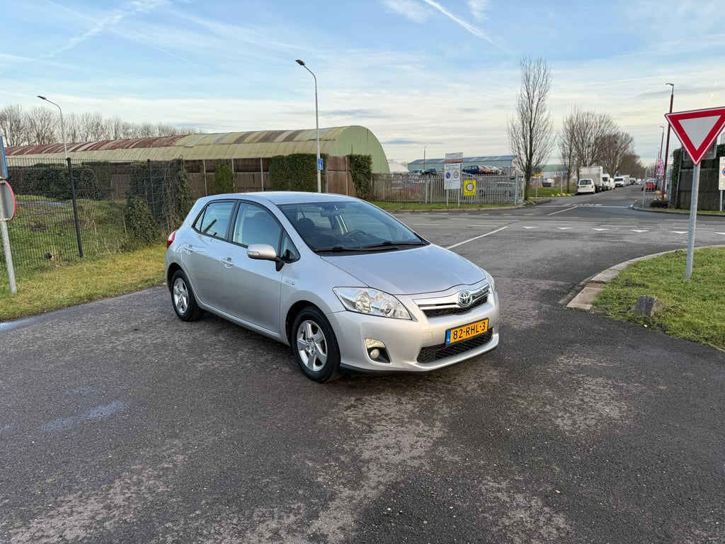 TOYOTA AURIS - Image 16