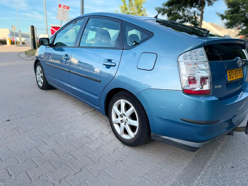 TOYOTA PRIUS - Image 6