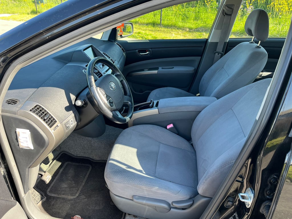 TOYOTA PRIUS - Image 12