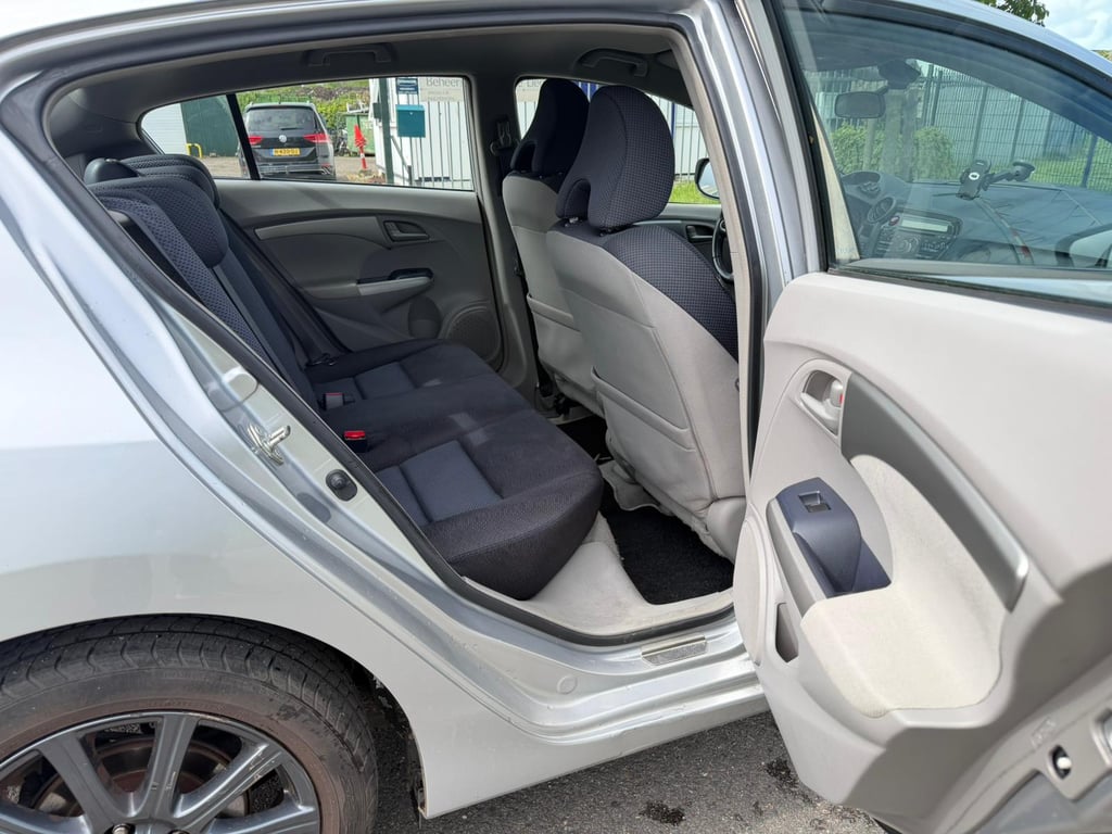 HONDA INSIGHT - Image 14