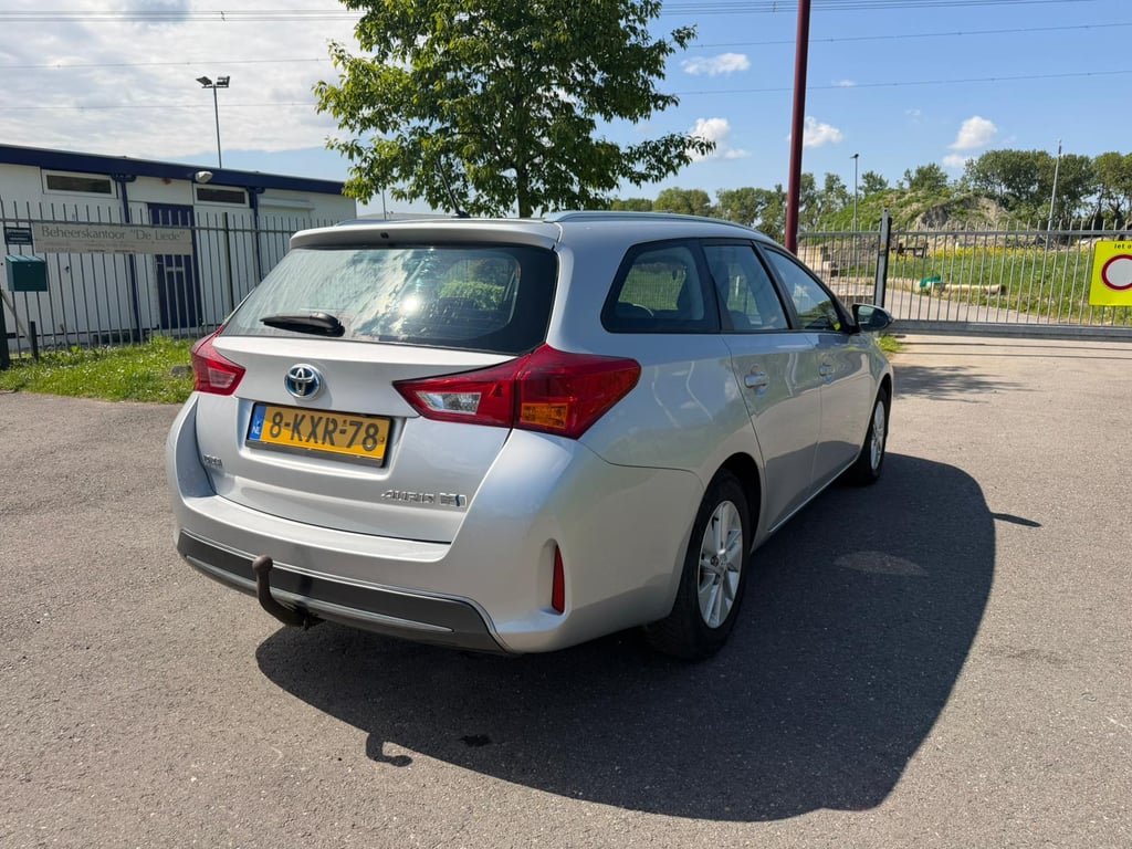 TOYOTA AURIS TOURING SPORTS - Image 6