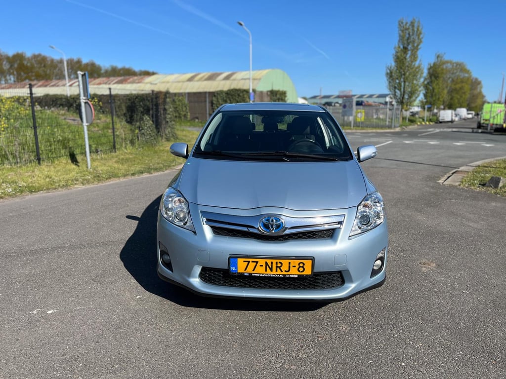 TOYOTA, AURIS