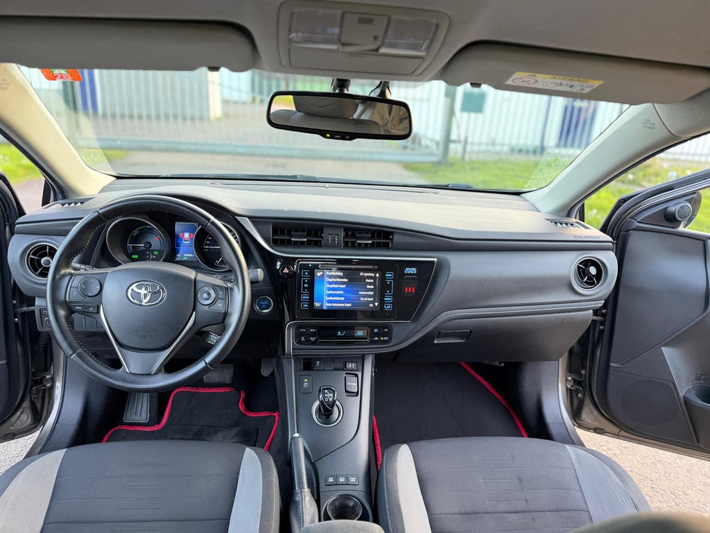 TOYOTA AURIS TOURING SPORTS - Image 16