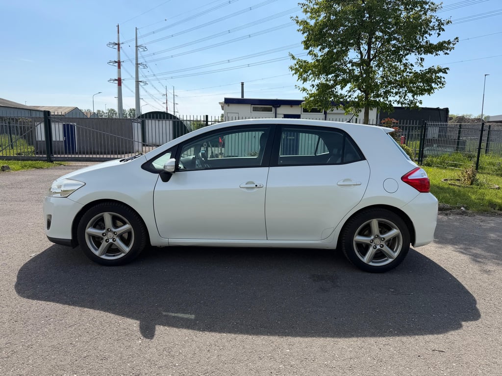 TOYOTA AURIS - Image 6