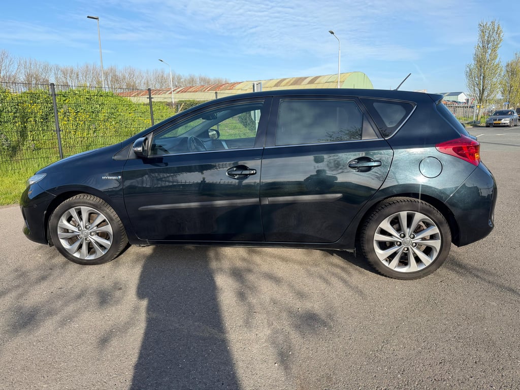 TOYOTA AURIS - Image 2