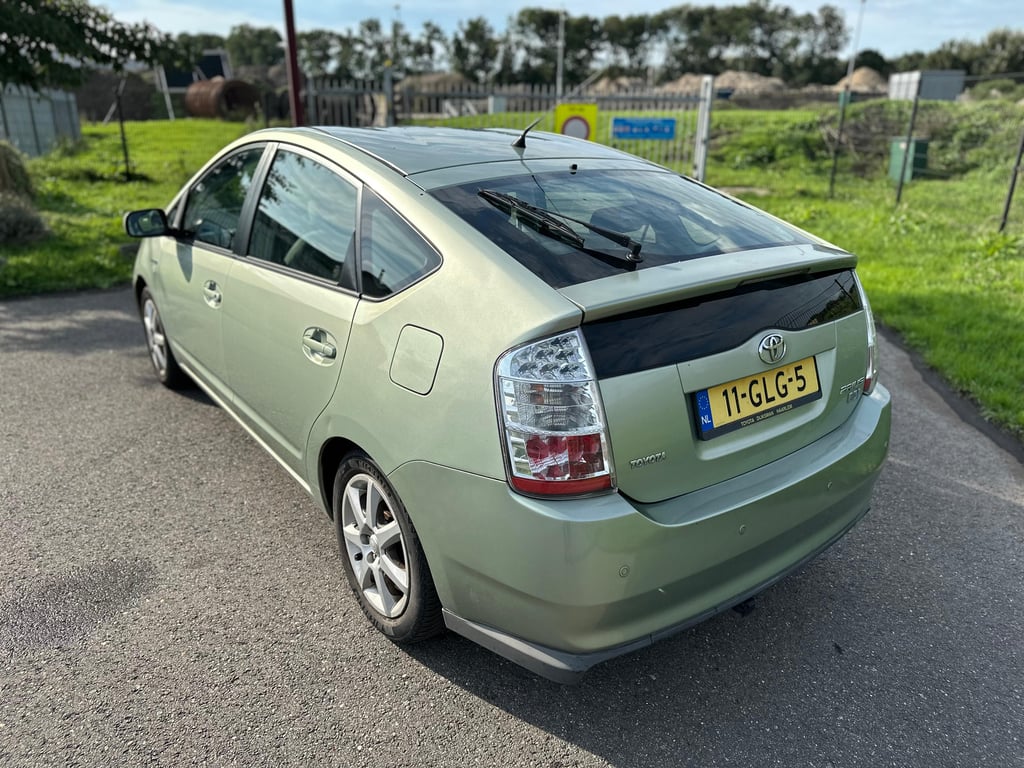 TOYOTA PRIUS - Image 6