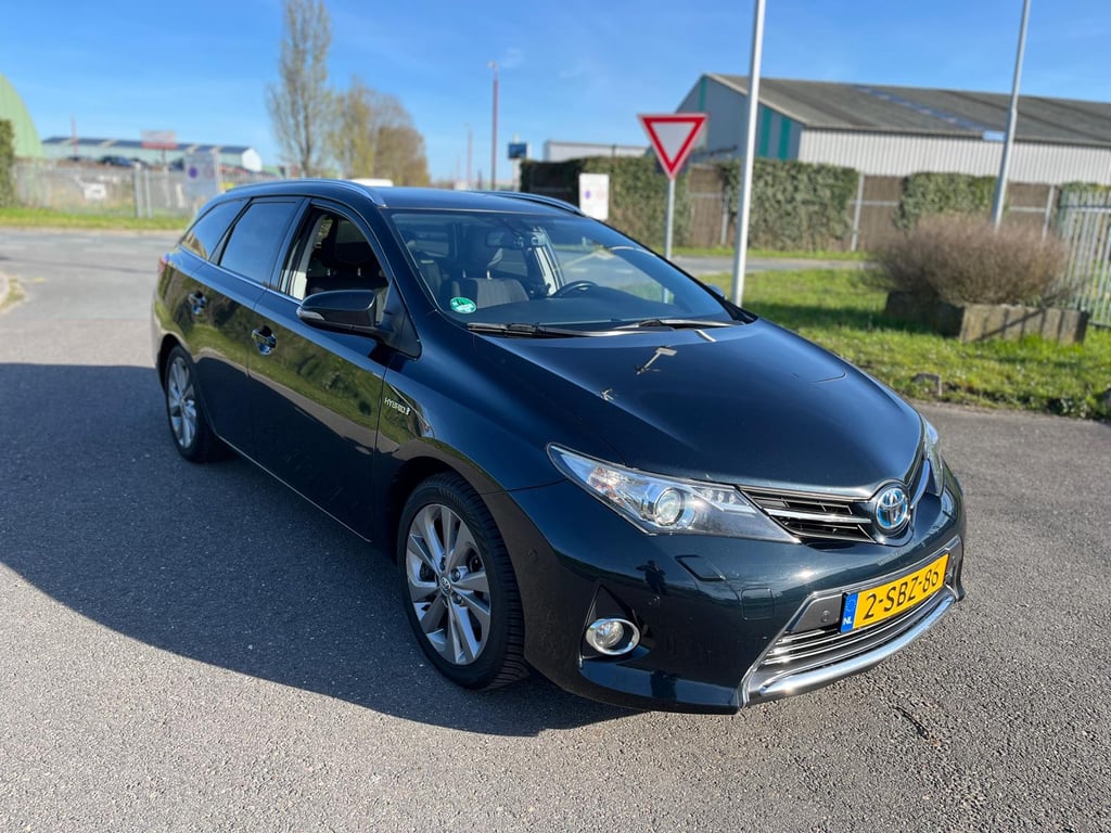 TOYOTO  AURIS TOURING SPORTS - Image 8