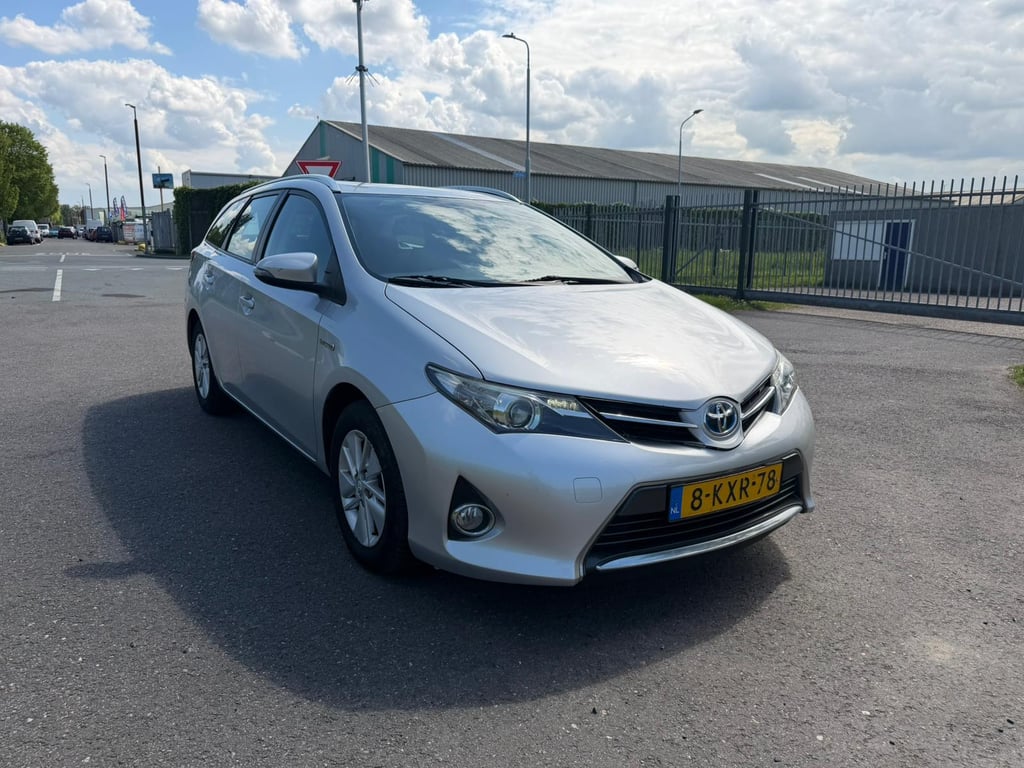 TOYOTA AURIS TOURING SPORTS - Image 3