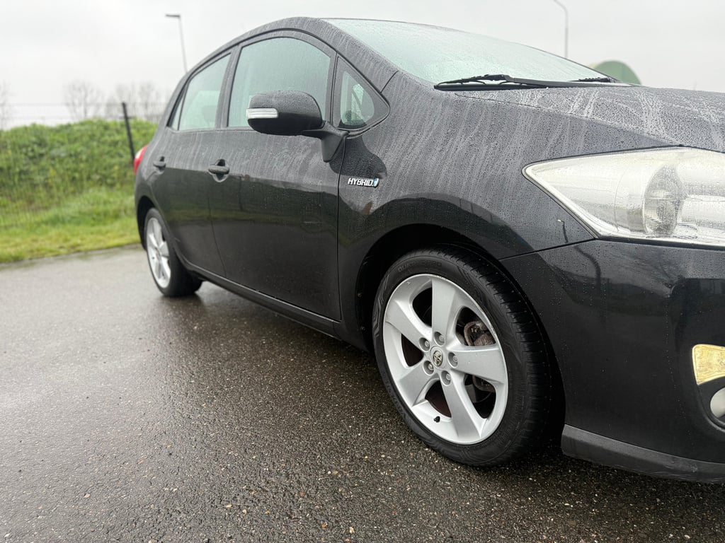 TOYOTA AURIS - Image 10