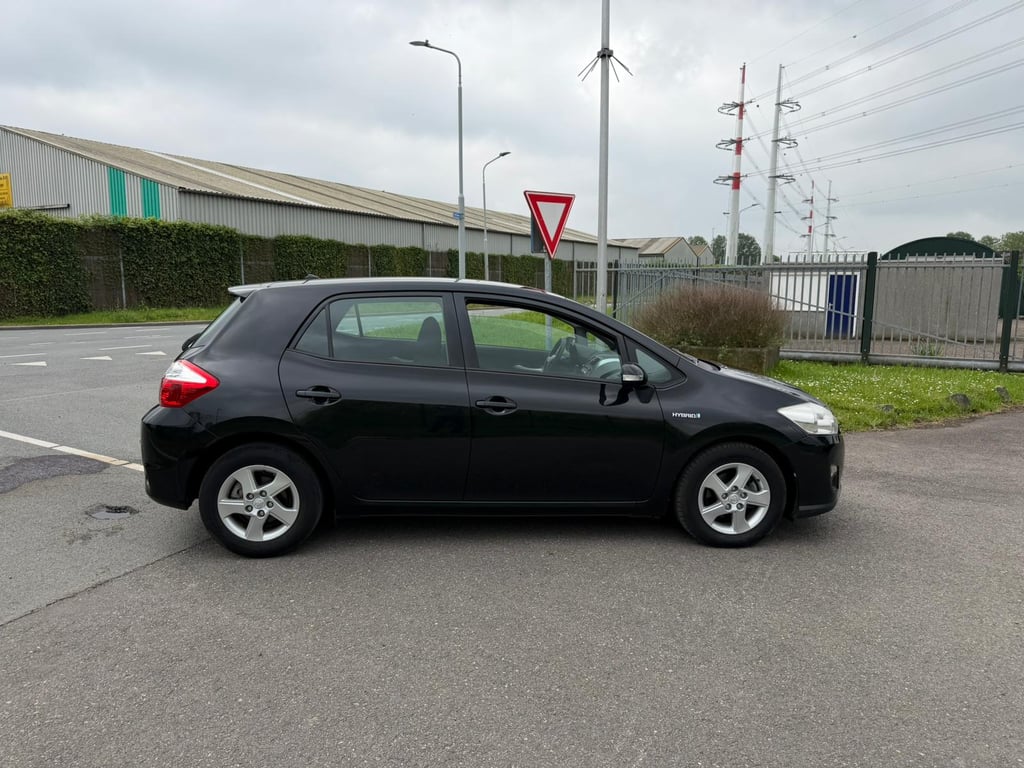 TOYOTA  AURIS - Image 8