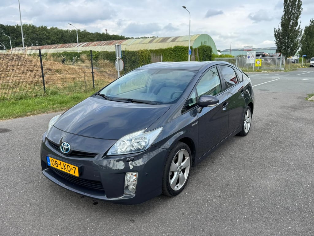 TOYOTA PRIUS - Image 3