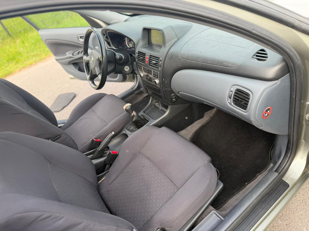 NISSAN ALMERA - Image 13