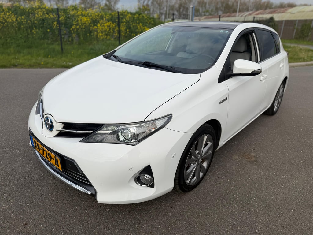 TOYOTA AURIS - Image 2