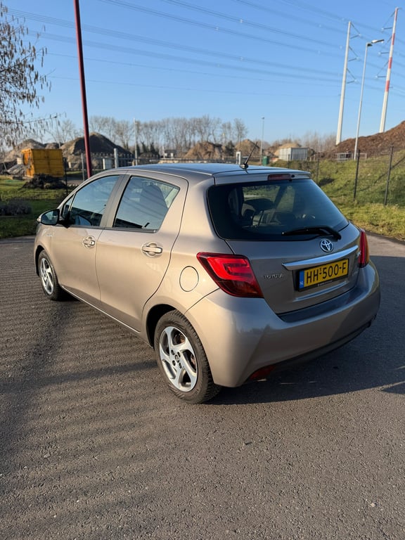 TOYOTA YARIS - Image 5