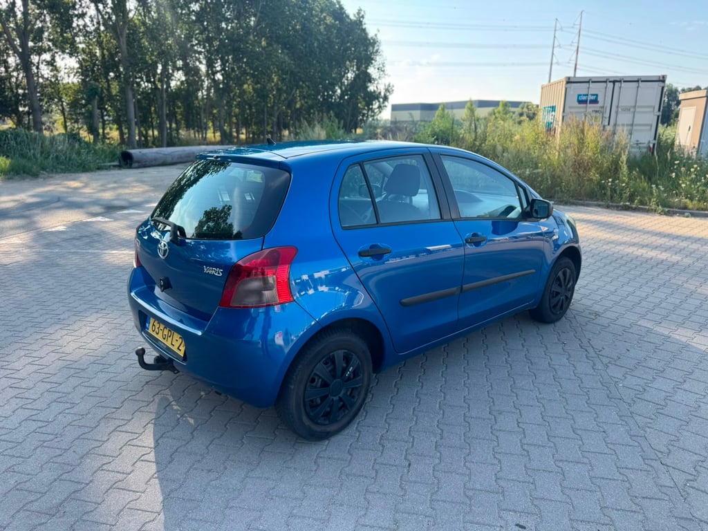TOYOTA YARIS - Image 4