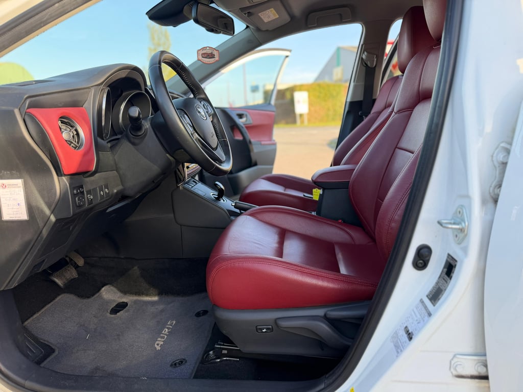 TOYOTA AURIS TOURING SPORTS - Image 22