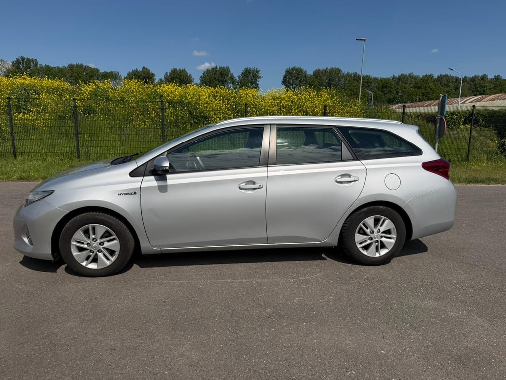 TOYOTA AURIS TOURING SPORTS - Image 9