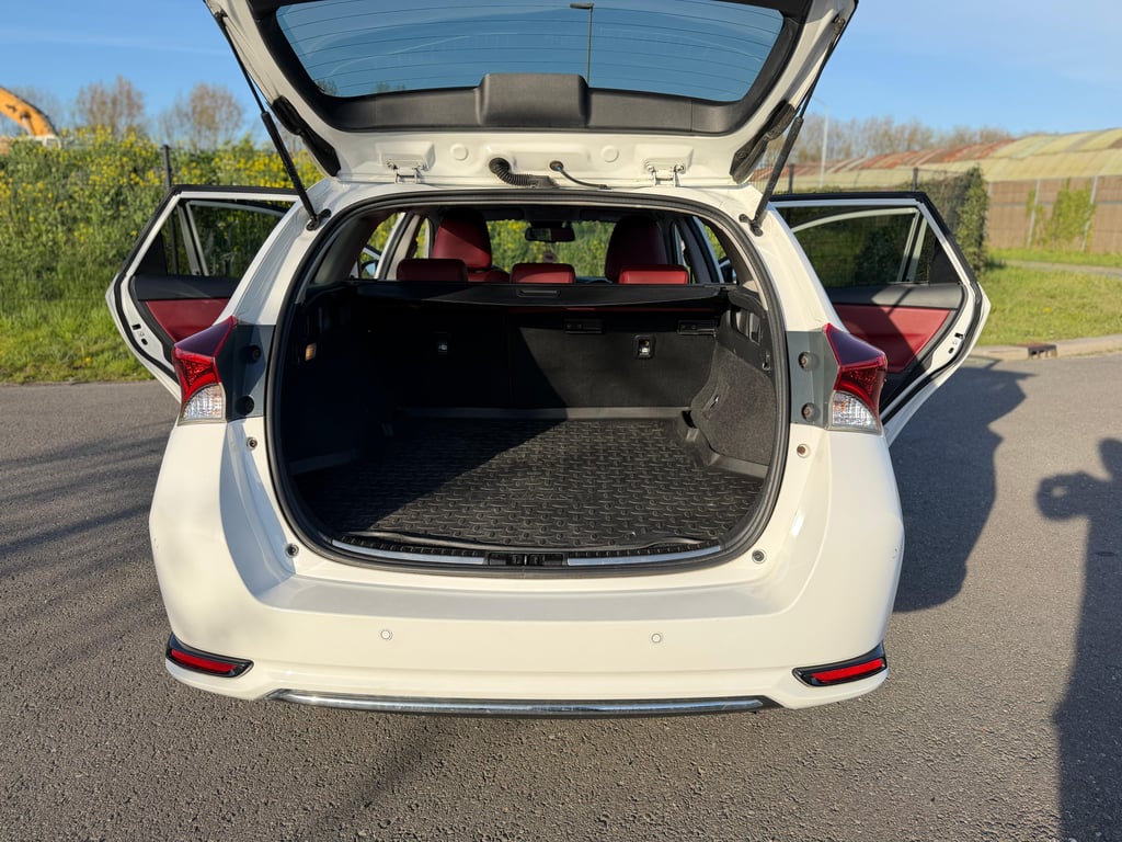 TOYOTA AURIS TOURING SPORTS - Image 9