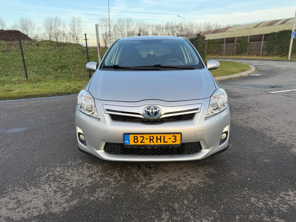 TOYOTA, AURIS