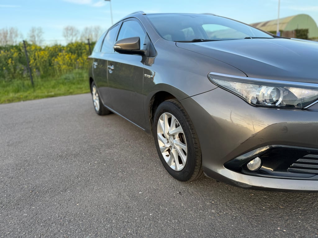 TOYOTA AURIS TOURING SPORTS - Image 6