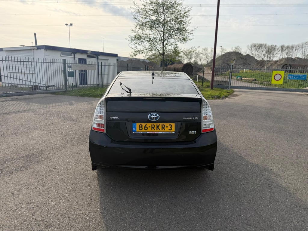 TOYOTA PRIUS - Image 4