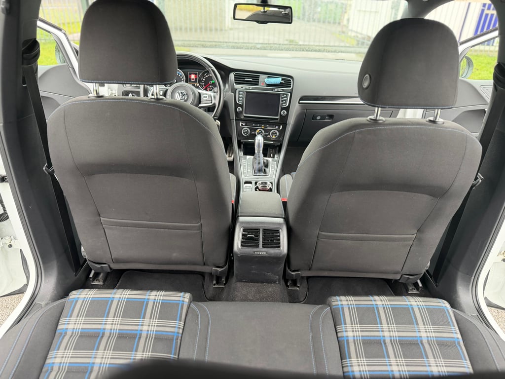 VOLKSWAGEN GOLF - Image 28