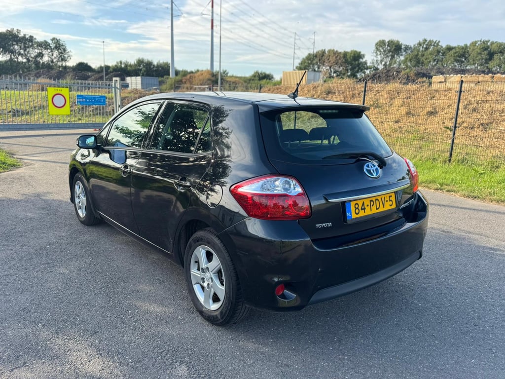 TOYOTA AURIS - Image 7