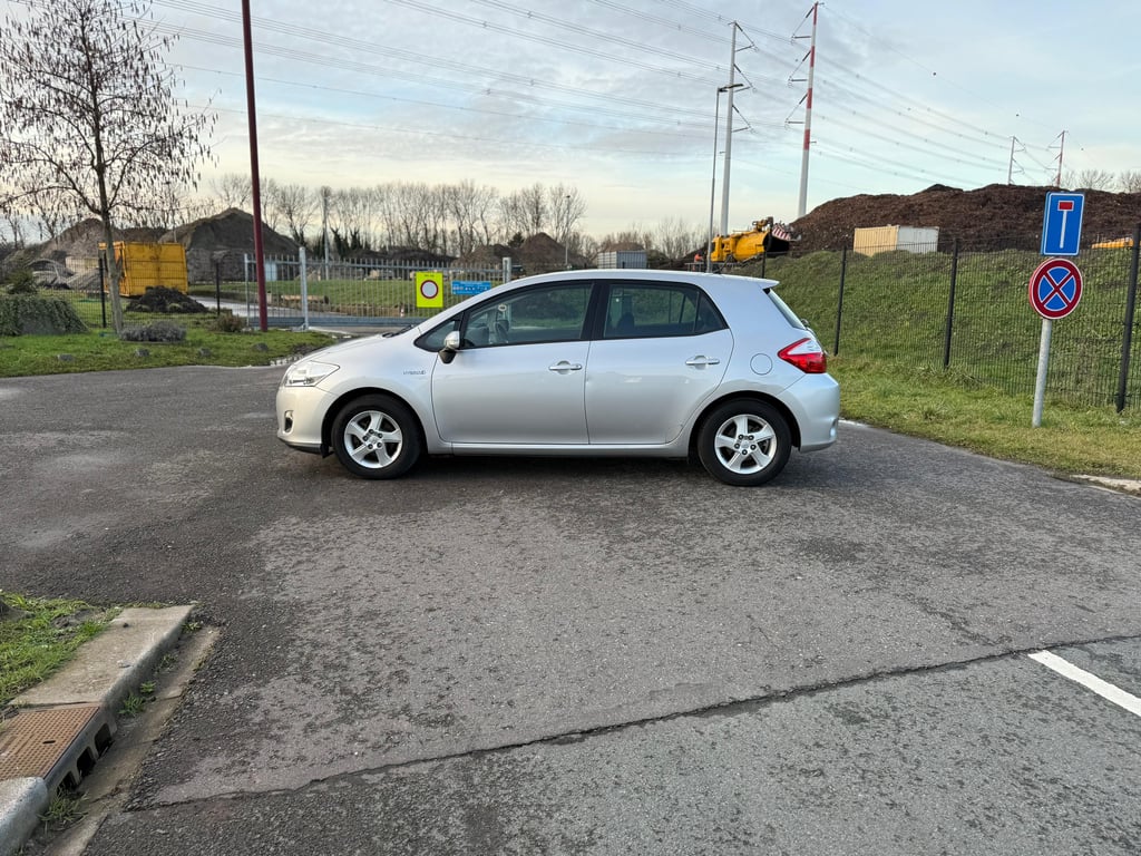 TOYOTA AURIS - Image 6