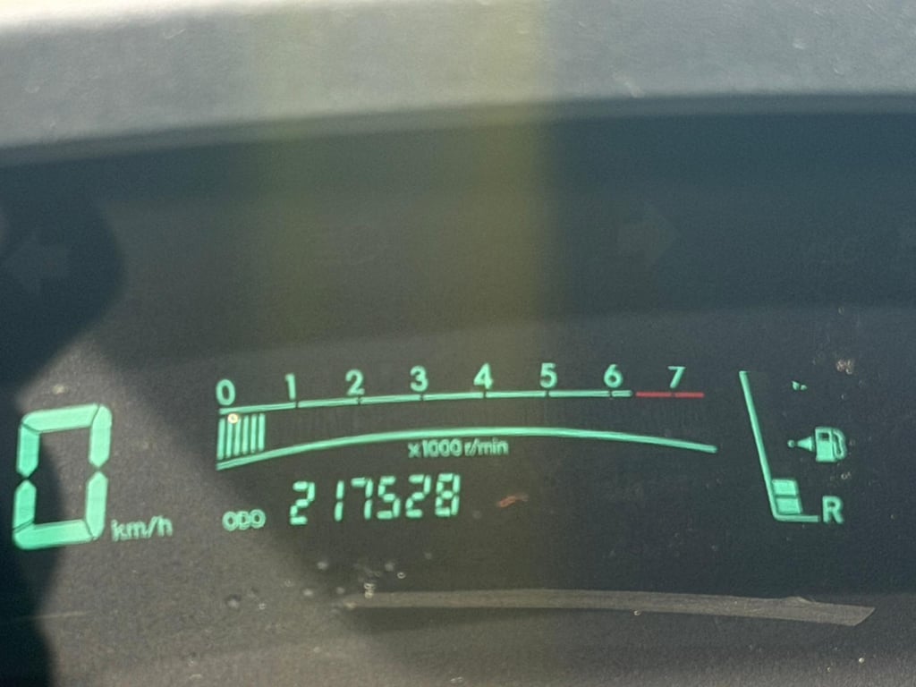 TOYOTA YARIS - Image 15