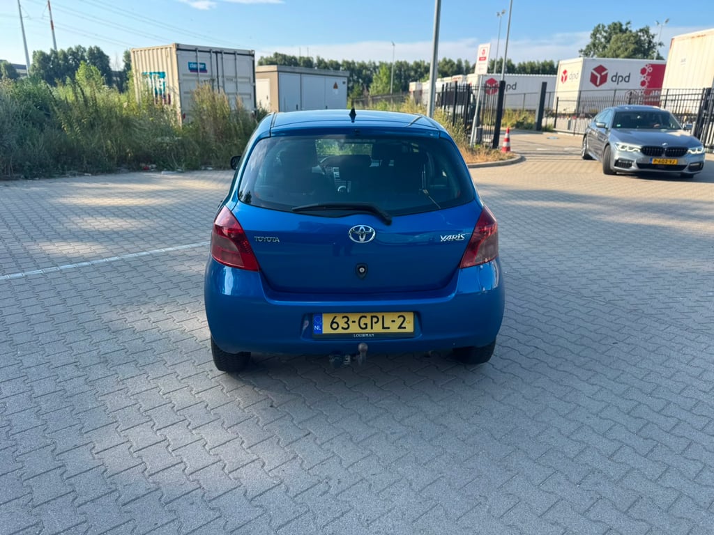 TOYOTA YARIS - Image 9