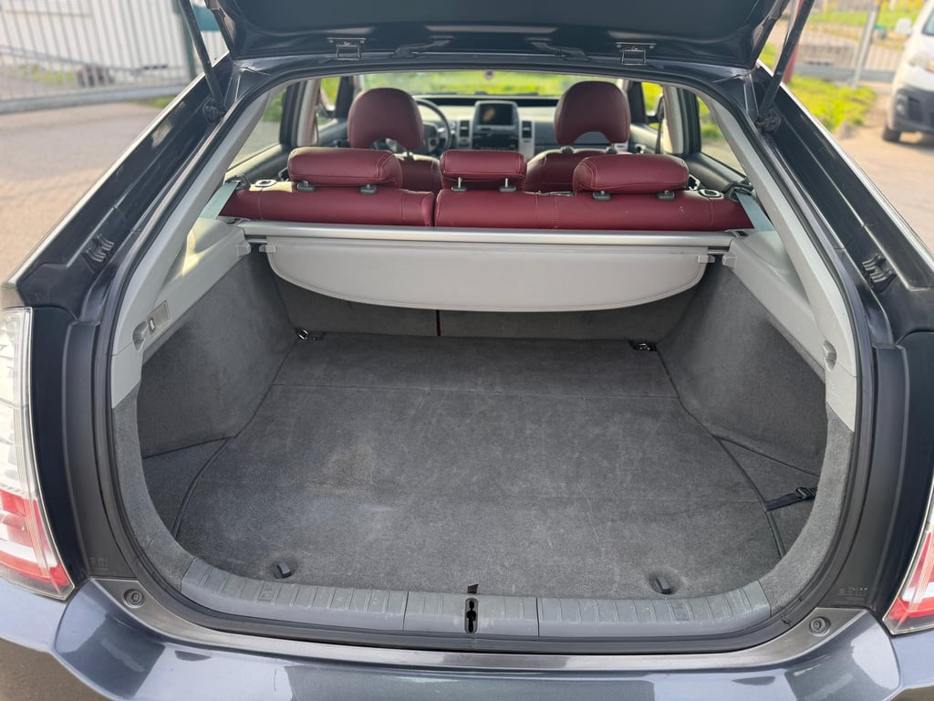 TOYOTA PRIUS - Image 9